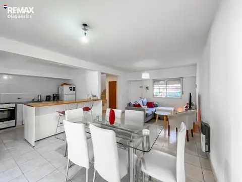 Depto Tipo Casa 3 ambientes con 2 baños