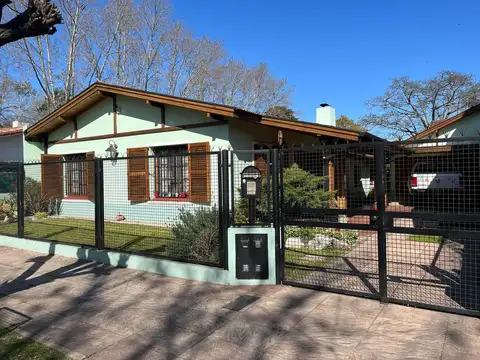 Casa en Venta en Adrogue, USD 290.000