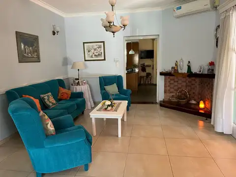 Casa en Venta con 5 cocheras