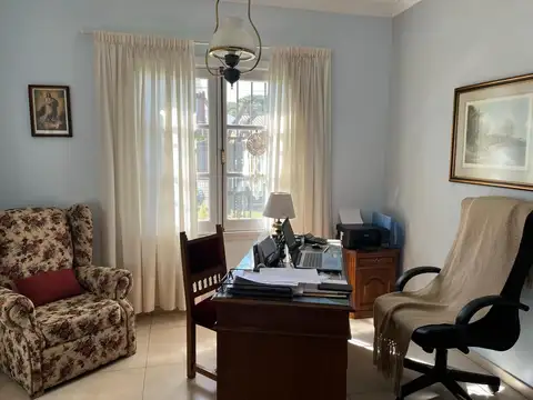 Adrogue centro casa en venta APTA CREDITO 2 dorm jardin