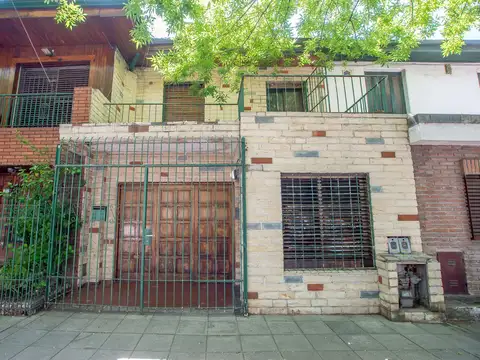 PH 4 AMBIENTES EN VENTA BARRACAS COCHERA PARRILLA