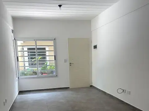 Departamento en Alquiler en Jose Clemente Paz, $ 450.000
