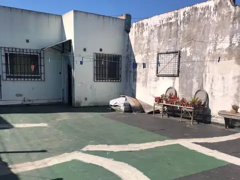 Casa 6 ambientes con 5 baños