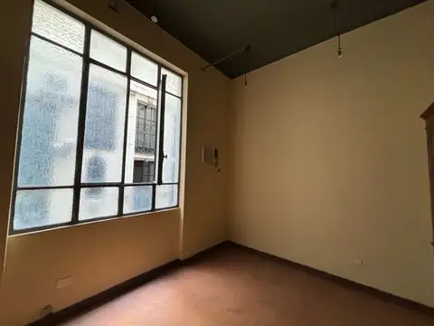 Oficina en Venta 70 años