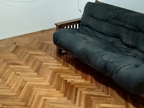 2 Amb 36 m Sobre Av Belgrano (Y Jujuy) Subte / pleno Centro Comercial