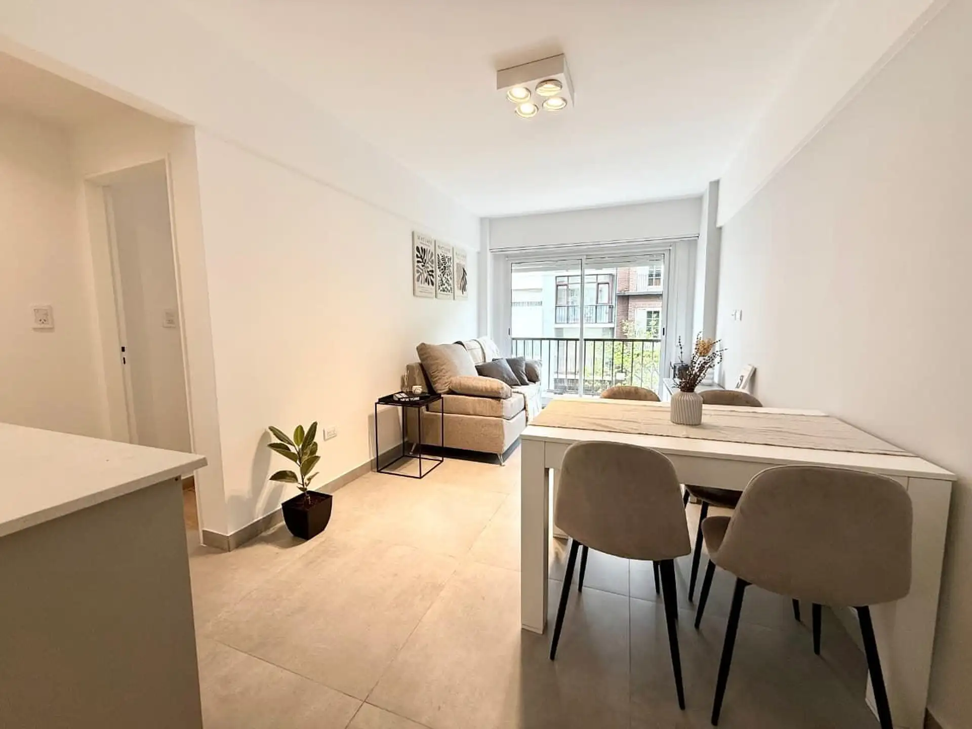 Venta de Departamento 2 Ambientes c/Balcón a la calle en Area Centro