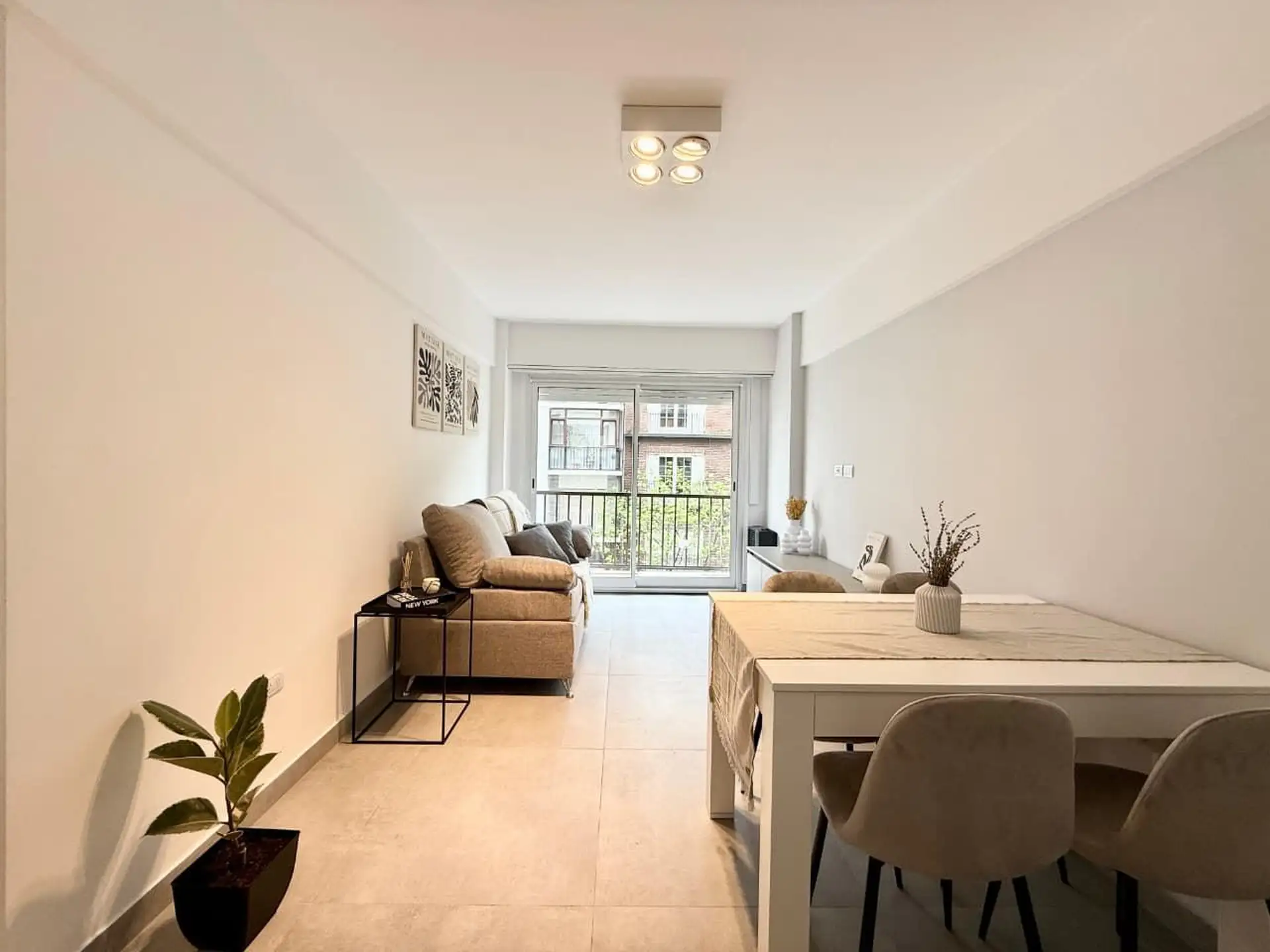 Venta de Departamento 2 Ambientes c/Balcón a la calle en Area Centro