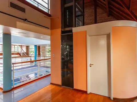 EXCELENTE CHALET EN VENTA- 800 M2 CUB-UNICO EN ZONA - PILETA -LOMAS DE ZAMORA