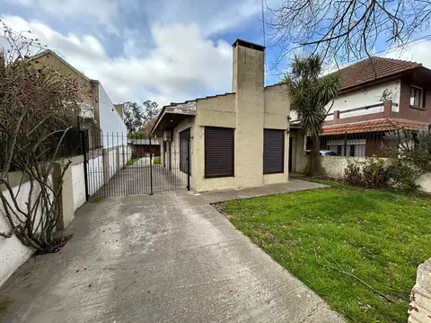VENTA | CASA 4 AMBIENTES CON QUINCHO | ZONA AEROPUERTO