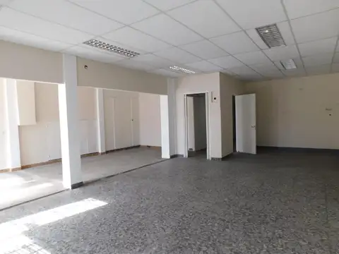Local en  venta calle 68 Nº 390 entre 2 y 3 Deposito en casco La Plata