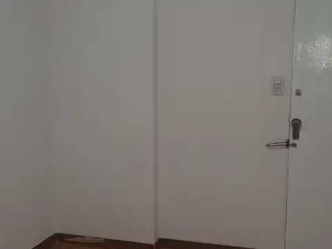 Mario Bravo 100, Piso 3