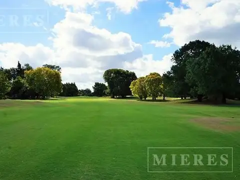 Lote de 885m² en venta en Mayling Club de Campo