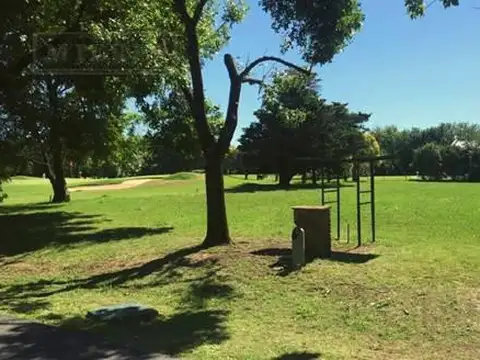 Lote de 885m² en venta en Mayling Club de Campo