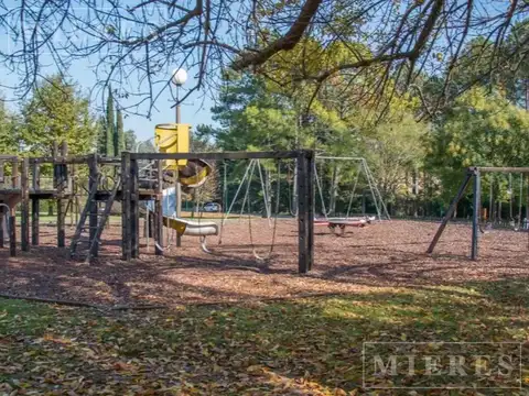 Lote de 885m² en venta en Mayling Club de Campo