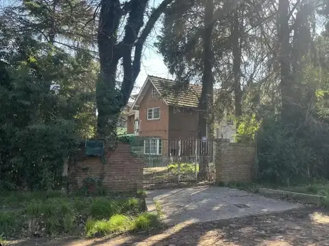 Quinta en del Viso/ 5 LOTES CON CASA A REFACCIONAR
