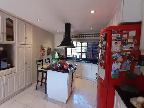 DESTACADA CASA EN VENTA CAMPANA