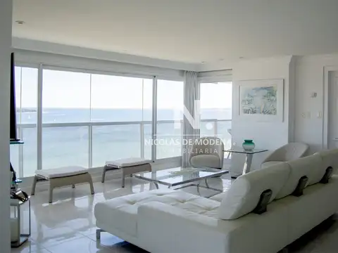 Departamento en Venta en Playa Mansa, USD 1.780.000