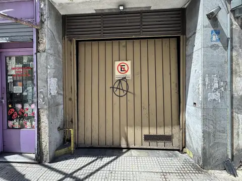 Cochera Fija y Cubierta en  Balvanera (Once) - A metros de Av. Rivadavia