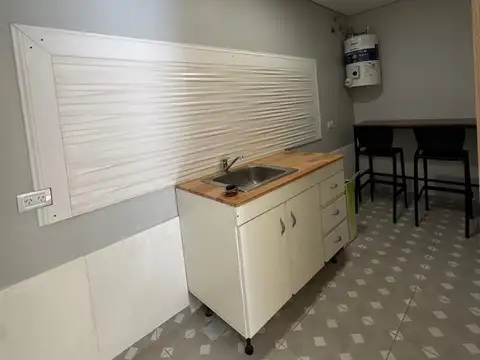 ALQUILER 24 MESES ESPACIO DE 3 OFICINAS PARA USO PROFESIONAL Y/O COMERCIAL