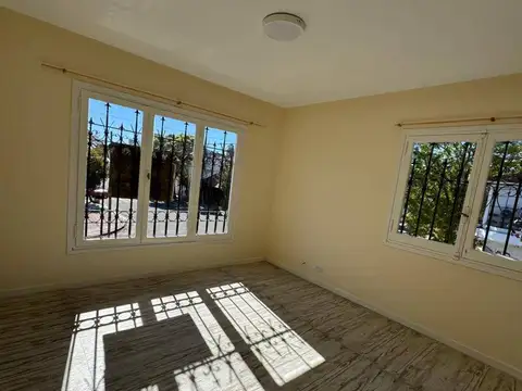 ALQUILER 24 MESES ESPACIO DE 3 OFICINAS PARA USO PROFESIONAL Y/O COMERCIAL