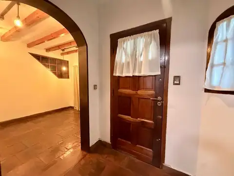 Casa en Alquiler con 1 cochera