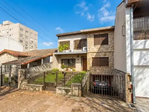 ALQUILER, CASA DE 6 AMBIENTES CON PISCINA FONDO LIBRE, RAMOS MEJIA