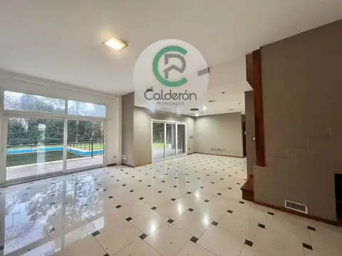 Casa en Venta con 2 cocheras