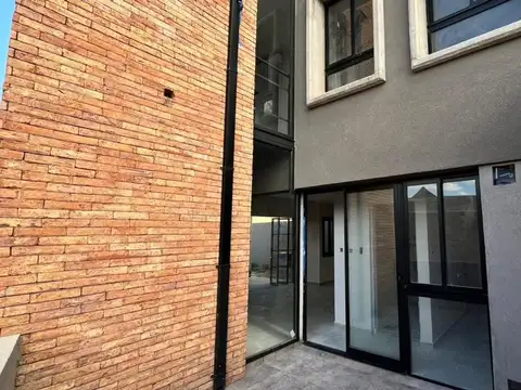 Casa 3 ambientes con 2 baños