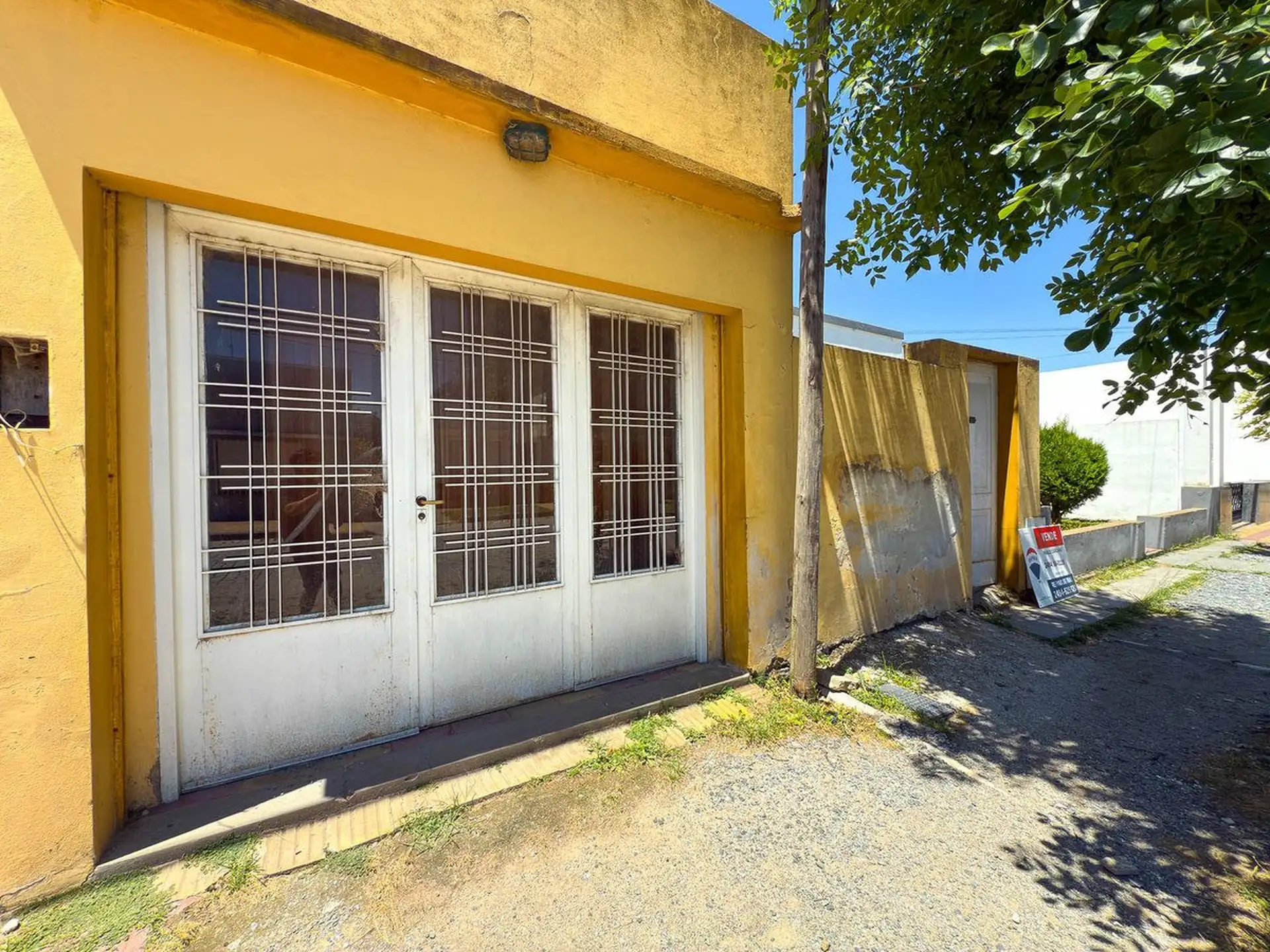 Casa 2 dorm, 131m² con garaje y quincho — Centro