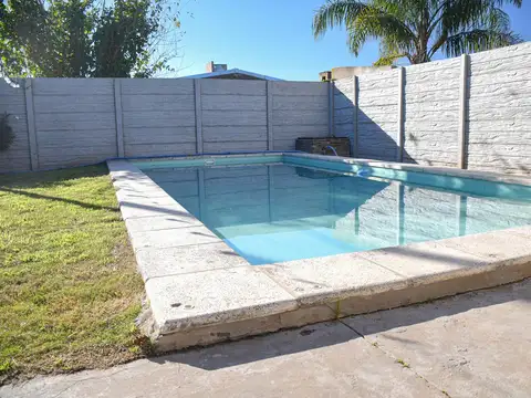 Casa 4 ambientes con 2 baños