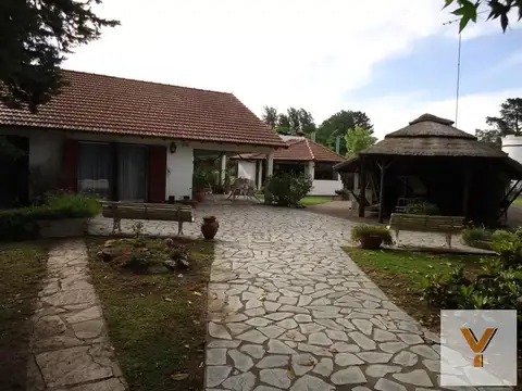 Casa en venta - 6 Dormitorios 5 Baños - 4600Mts2 - Exaltación de la Cruz