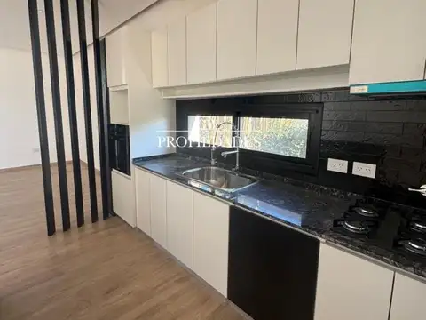 Venta de Casa 5 ambientes en Santa Elena, Pilar del Este