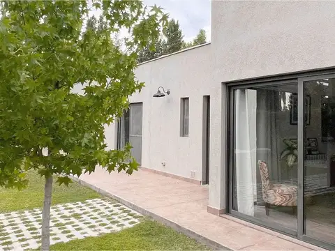 Casa en Alquiler de 3 dormitorios