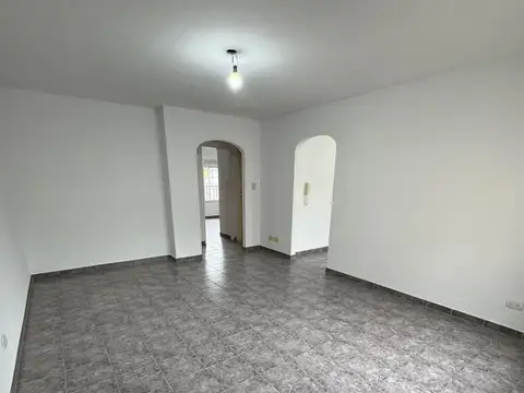 Depto Tipo Casa en Alquiler de 2 dormitorios
