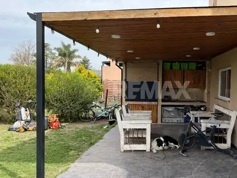 Casa en Venta con 4 cocheras