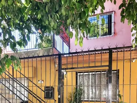 Venta casa y departamento en Villa de Mayo