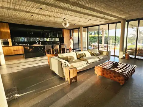 LHC . Casa de 6 amb  en alquiler anual al Rio en Santa Catalina, Villanueva