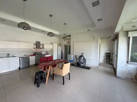 Casa 4 ambientes con 4 baños