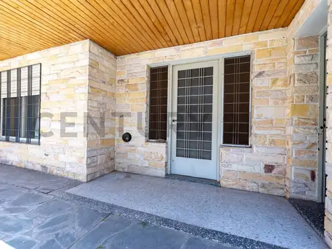 VENTA CASA PH CASTELAR NORTE 4 AMBIENTES PATIO APTO CREDITO