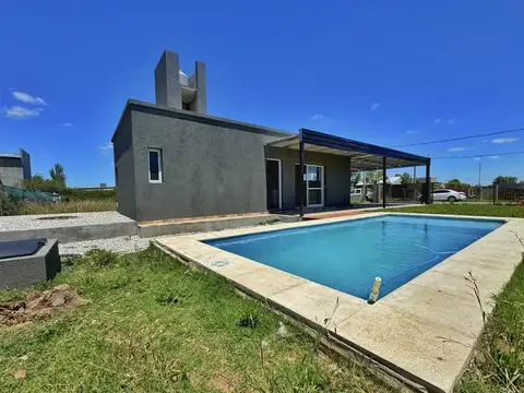 Casa 2 ambientes con 1 baño