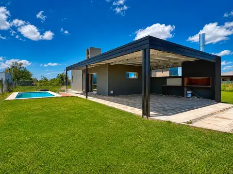 VENTA - Casa 1 dormitorio Roldán