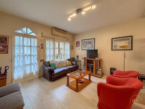 Depto Tipo Casa en Venta con 1 cocheras