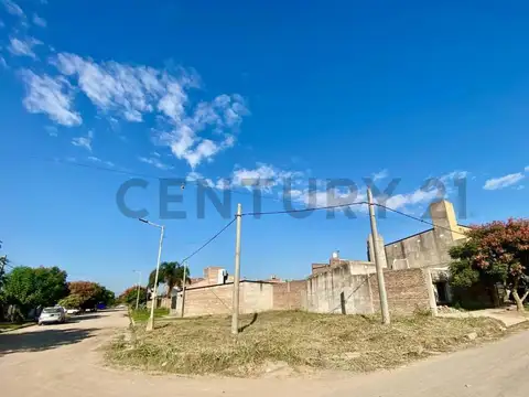 Callejón Funes 1900, Piso 0
