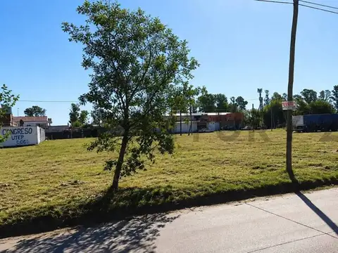 Avenida Derqui 7600, Piso 0