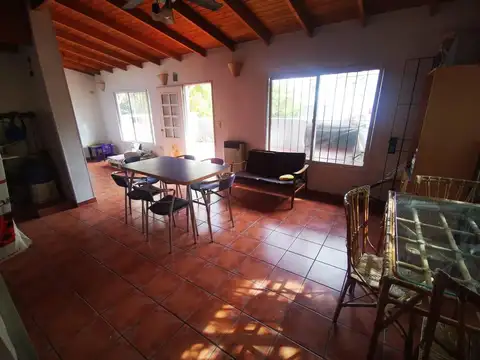 Casa 3 ambientes con 2 baños