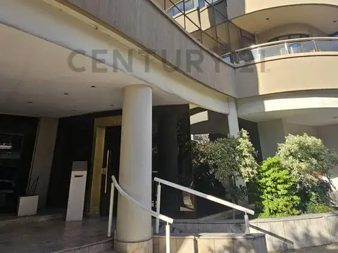 10 e/ 43 y 44 500, Piso 9