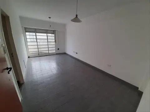 11 e/ 56 y 57 al 1100