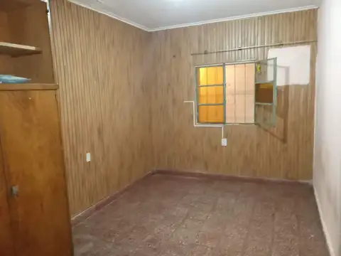 Casa de 5 ambientes, cochera, Peñaloza al 7100