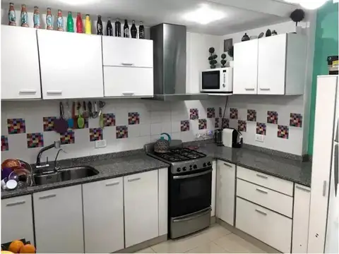 VENTA CASA PH De 3 Ambientes Reciclado Con Patio Y Terraza. Haedo Norte