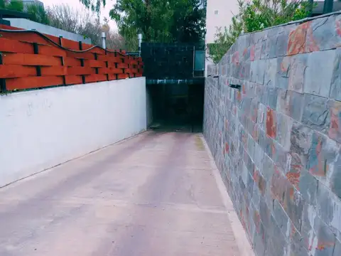 VENTA COCHERA CUBIERTA EN SOTAVENTO, CANNING